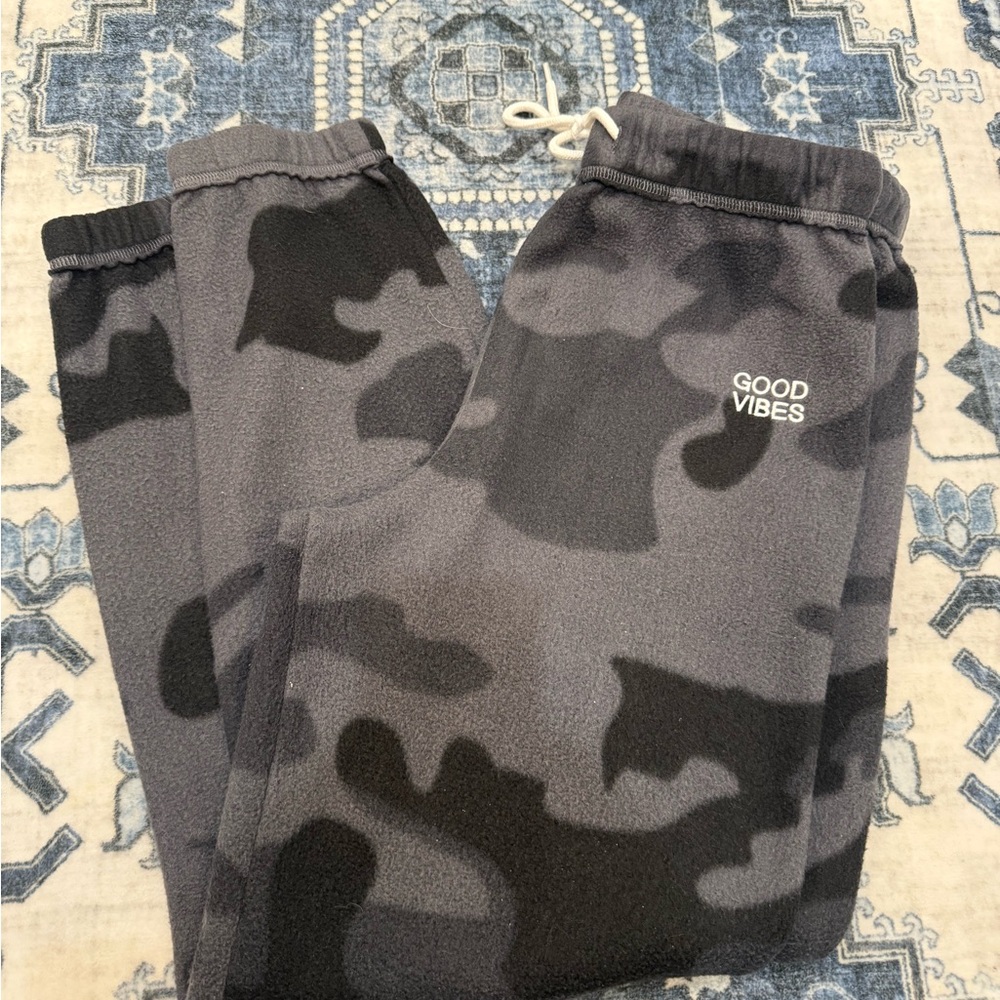 Time and Tru Black and Gray Camouflage Joggers